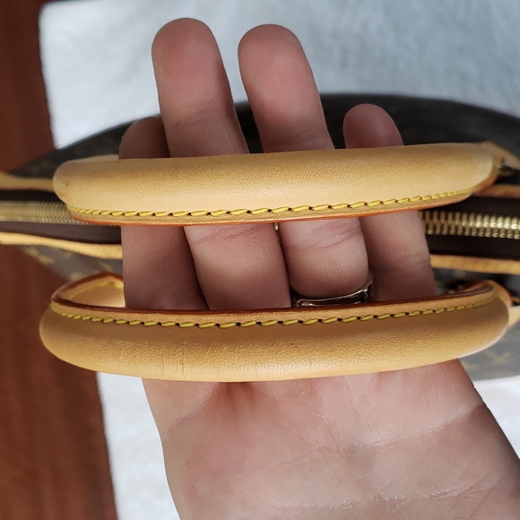 Louis vuitton Lock it GM Monogram Canvas and leather with lock and key🔥 😍💕 - Picture 7 of 17